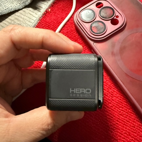 GoPro HERO Session Action Camera w/ Accessories – Compact Waterproof - Picture 4 of 11